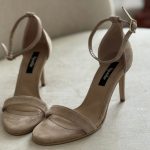 Simplicity nude